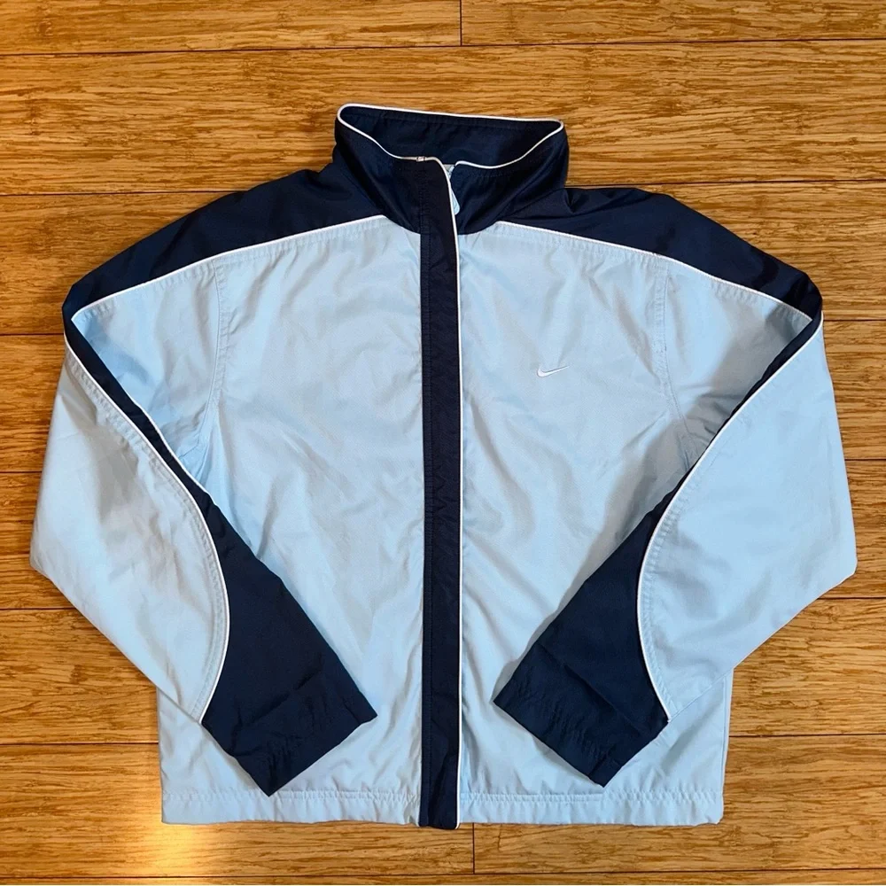 Women’s Nike Light Blue Jacket Size Medium - Picture 2 of 10